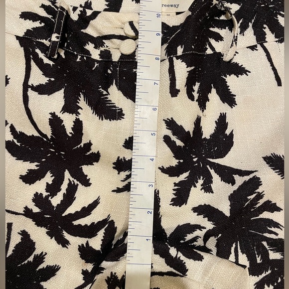 Freeway Palm Tree Print Lined Shorts - Picture 8 of 8